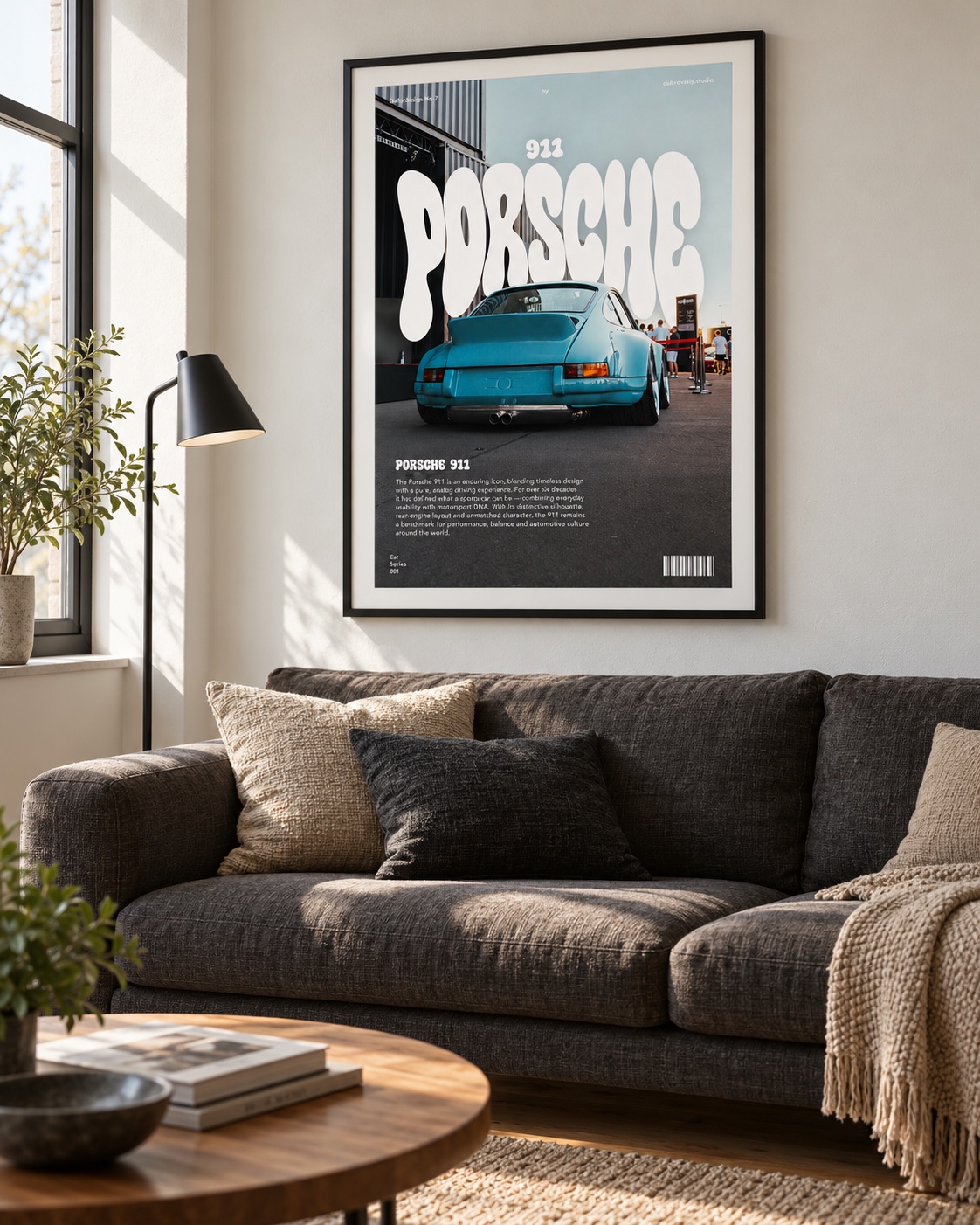 Постер Porsche 911 в чёрной раме над диваном — визуализация в интерьере